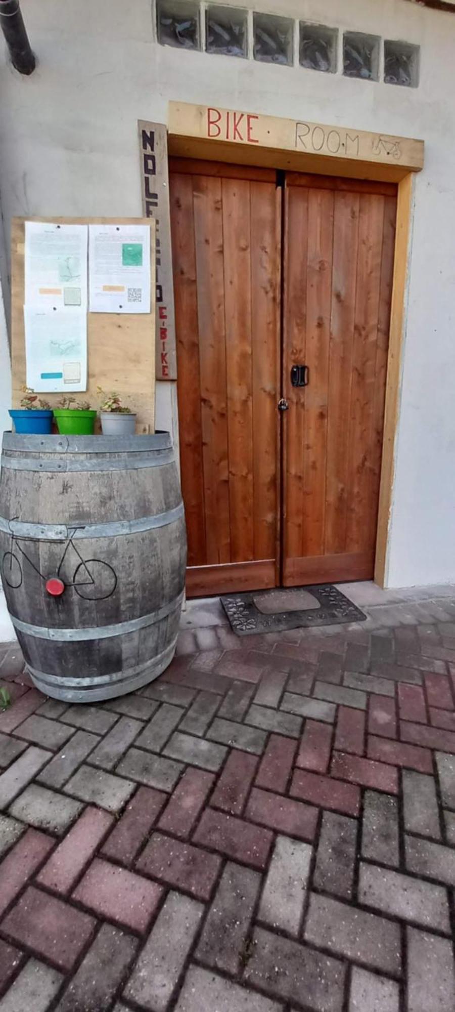 Casa Appartamento Vacanze La Fermata Delle Rondini Castello di Annone Exterior foto